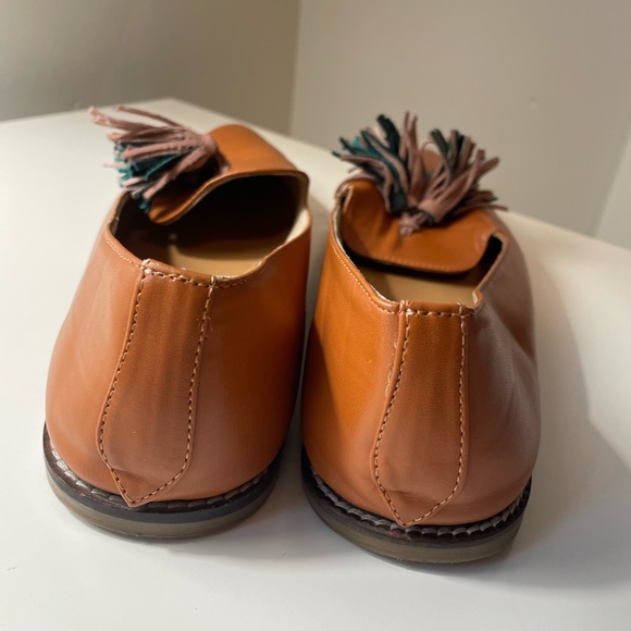 Loafers with tassels UK size 40 fits like 8.5 - Picture 4 of 5